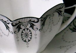 �V�F���[�E�N�C�[���A���E�u���b�N�A�[���f�R