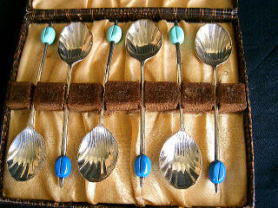 �X�v�[���Z�b�g�E�V�F���E�R�[�q�[�r�[���Y