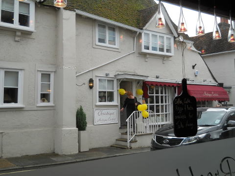 �C�M���X�����t���I�s�E�C�M���X�̒n���̒��h�[�L���O�̃A���e�B�[�N�߂���