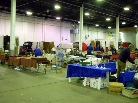 �h�j���g���i�c�n�m�h�m�f�s�n�m�j�̃A���e�B�[�N�}�[�P�b�g