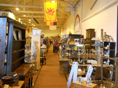 �C�M���X�����t���I�s�E���O�r�[�A�o�[�~���K���ӂ�ŃE���E���Ɯp�j