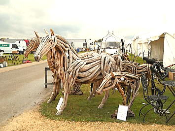 �C�M���X�����t���I�s�E�����J���E�j���[�A�[�N�ߍx�̃}�[�P�b�g