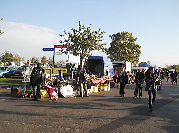 �C�M���X�����t���I�s�E�����J���E�j���[�A�[�N�ߍx�̃}�[�P�b�g