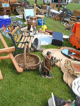 �C�M���X�����t���I�s�E�����J���̃A���e�B�[�N�t�F�A��