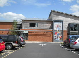 �C�M���X�����t���I�s�E�~�b�h�n�[�X�g�̃A���e�B�[�N�t�F�A�Ńz�b�R��