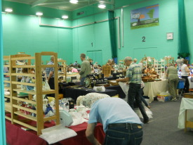 �C�M���X�����t���I�s�E�~�b�h�n�[�X�g�̃A���e�B�[�N�t�F�A�Ńz�b�R��