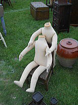 �C�M���X�����t���I�s�E�j���[�A�[�N�̃A���e�B�[�N�t�F�A