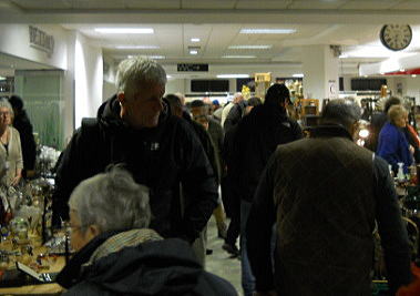 �C�M���X�����t���I�s�E�P���v�g���p�[�N�̃A���e�B�[�N�}�[�P�b�g��