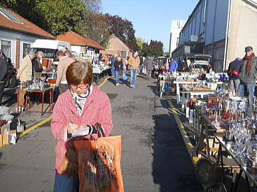 �C�M���X�����t���I�s�E�P���v�g���p�[�N�̃A���e�B�[�N�}�[�P�b�g��