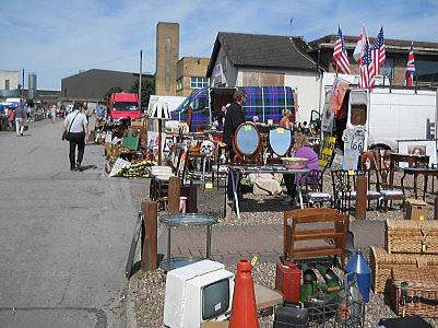 �C�M���X�����t���I�s�E�w���Y�E�G���̃A���e�B�[�N�Z���^�[��