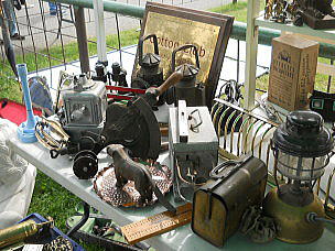 �C�M���X�����t���I�s�E�j���[�A�[�N�̃A���e�B�[�N�t�F�A�̕i�X