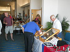 �C�M���X�����t���I�s�E���o�v�[���̃A���e�B�[�N�t�F�A��