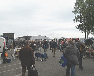 �C�M���X�����t���I�s�E�_�[�r�[�E�h�j���g���̃A���e�B�[�N�t�F�A��