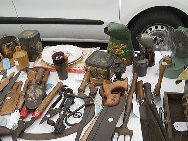 �C�M���X�����t���I�s�E�_�[�r�[�E�h�j���g���̃A���e�B�[�N�t�F�A��