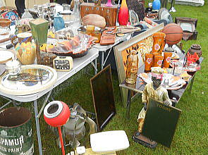 �C�M���X�����t���I�s�E�j���[�A�[�N�̃A���e�B�[�N�t�F�A��