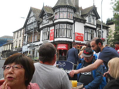 �C�M���X�����t���I�s�E�ΐ��n���U��E�E�C���_�~�A�ɂĊ��t