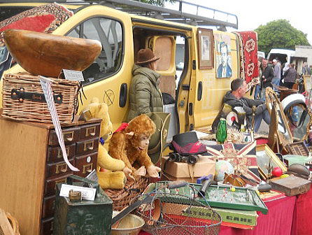 �C�M���X�����t���I�s�E�P���v�g���p�[�N�̃A���e�B�[�N�}�[�P�b�g�w