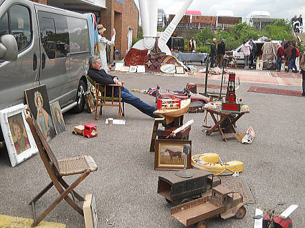 �C�M���X�����t���I�s�E�P���v�g���p�[�N�̃A���e�B�[�N�}�[�P�b�g�w